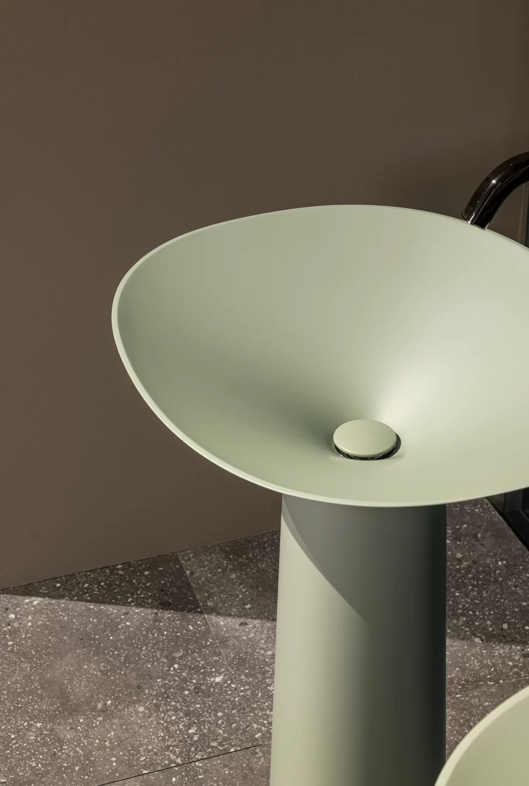 Royal Freestanding Basin