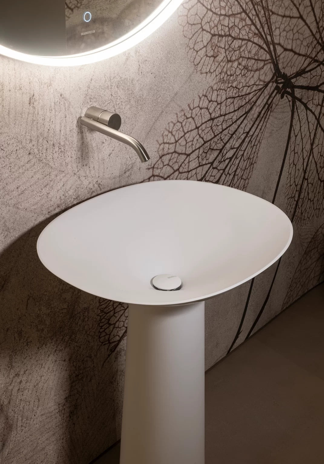 Royal Freestanding Basin